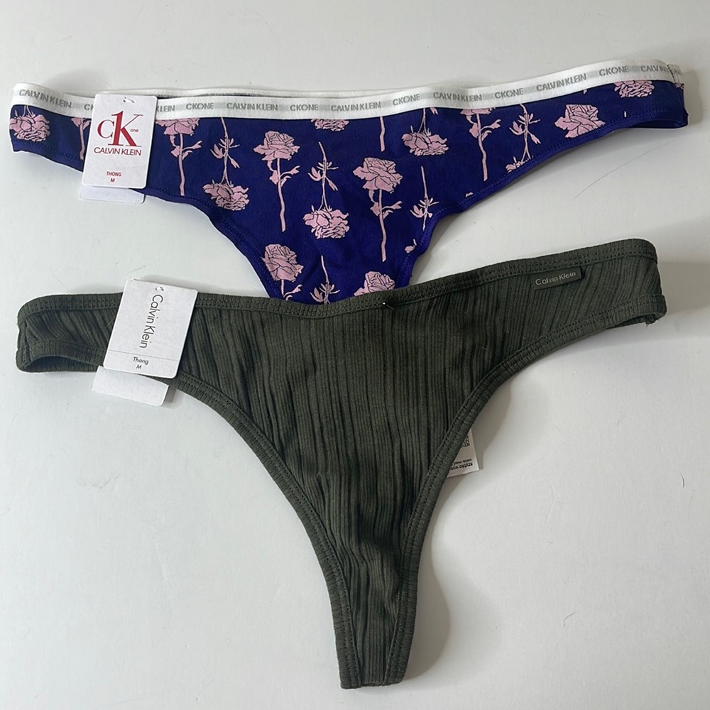 Calvin Klein Thong Panties 2 Pairs Size Medium / 6